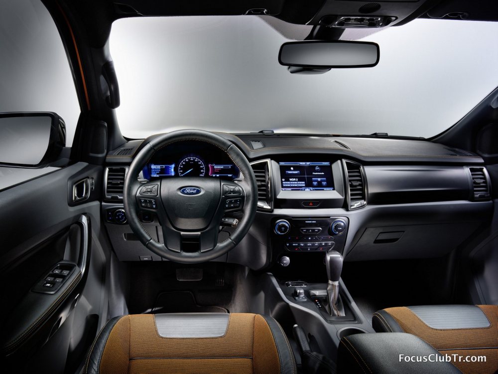 Ford2015_IAA_RangerWildtrak_Dashboard_01