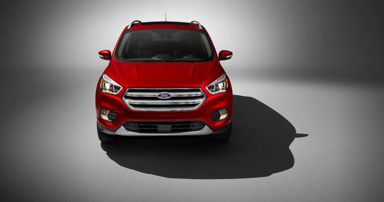 17FordEscape-Titanium_04_HR.jpg.01832471