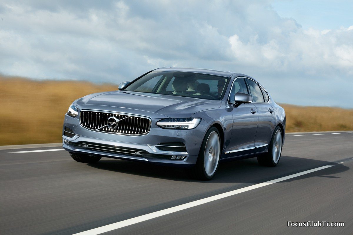 170820_Location_Front_Quarter_Volvo_S90_