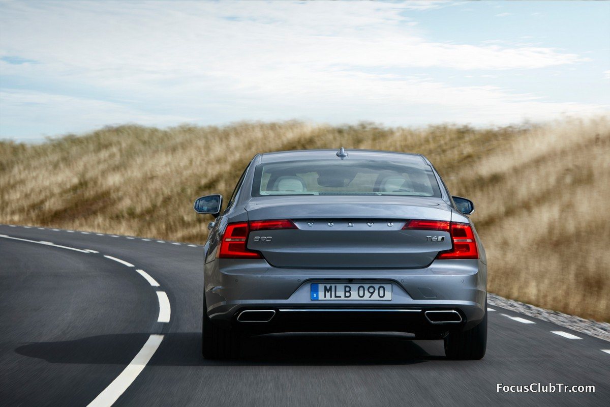 170904_Location_Rear_Volvo_S90_Mussel_Bl