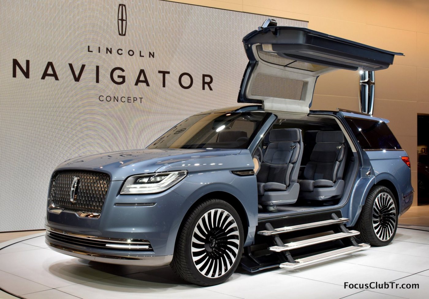 Lincoln Navigator Concept 3.jpg