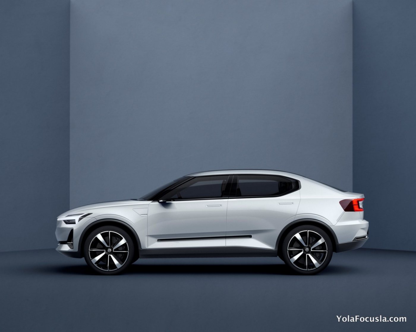 190843_Volvo_Concept_40_2_profile.jpg