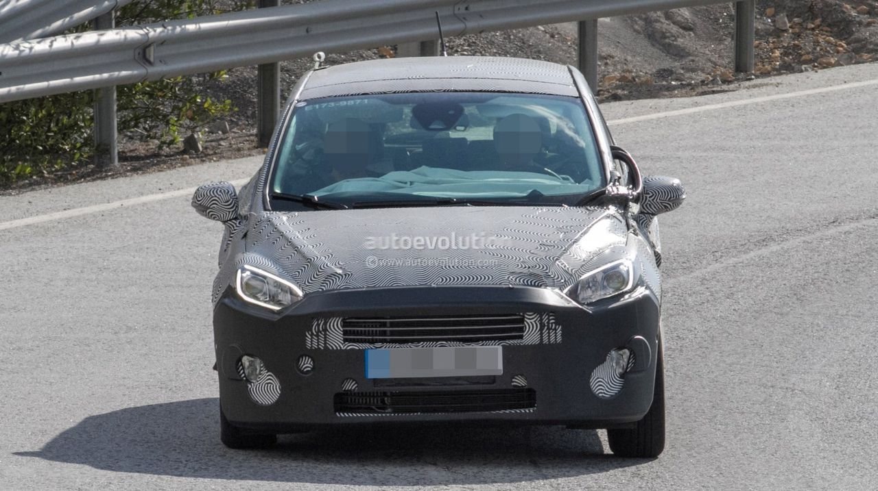 up39516-2018_ford_fiesta_3_door_spotted_on_mountain_road_looks_sportieri1.jpg
