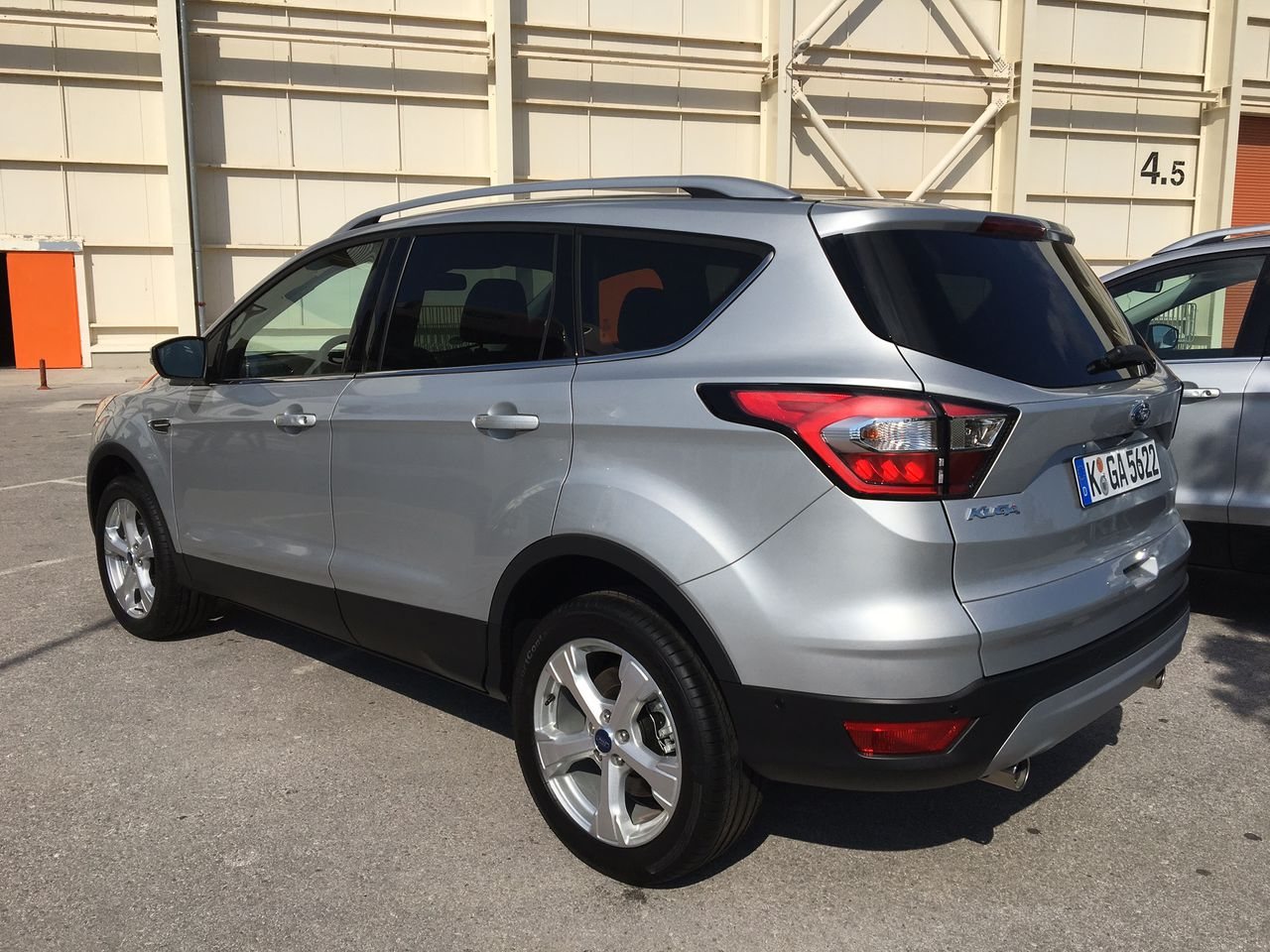 2017 Ford Kuga Lansman 1.jpg