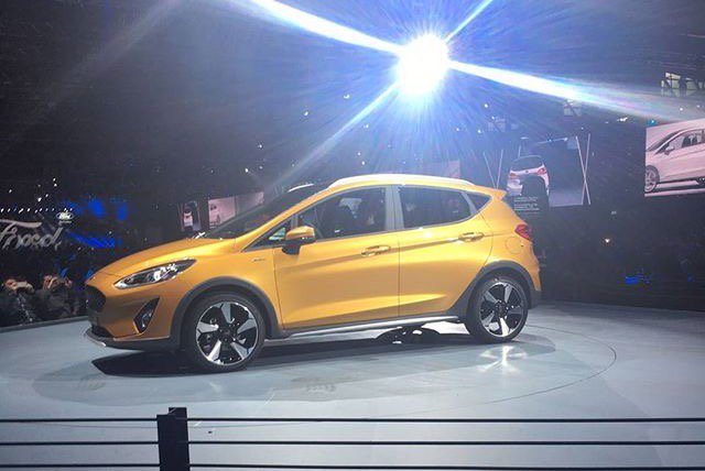 2017 Ford Fiesta10.jpg