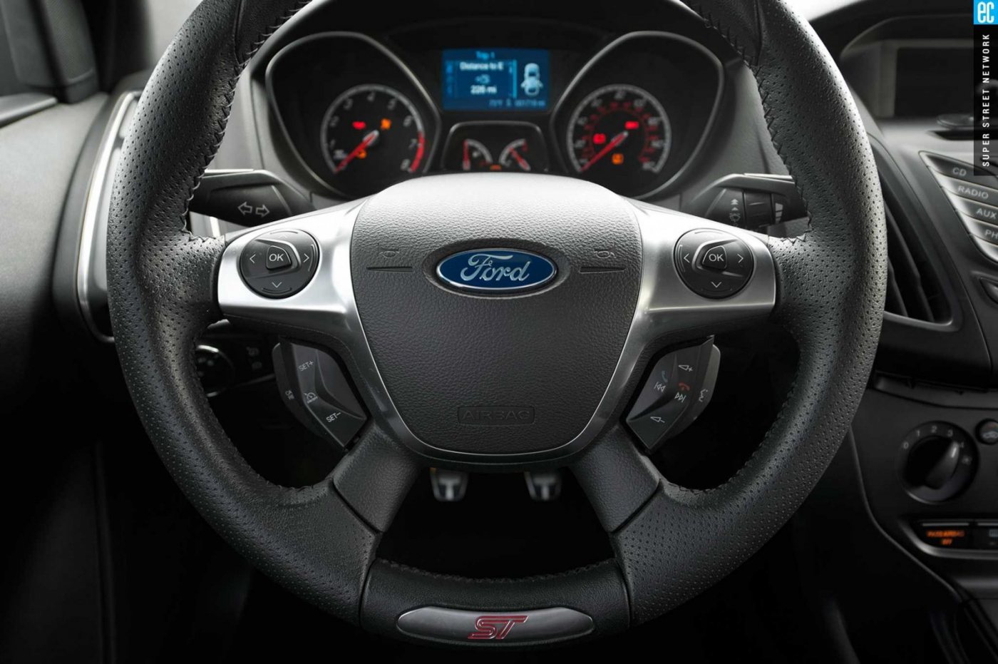 2013-ford-focus-st-steering-wheel.jpg