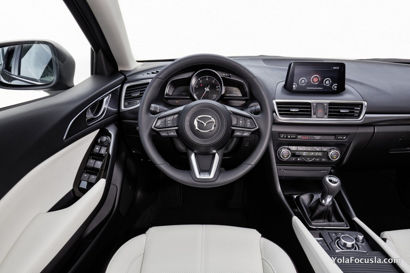 2017Mazda3_Interior_2.jpg