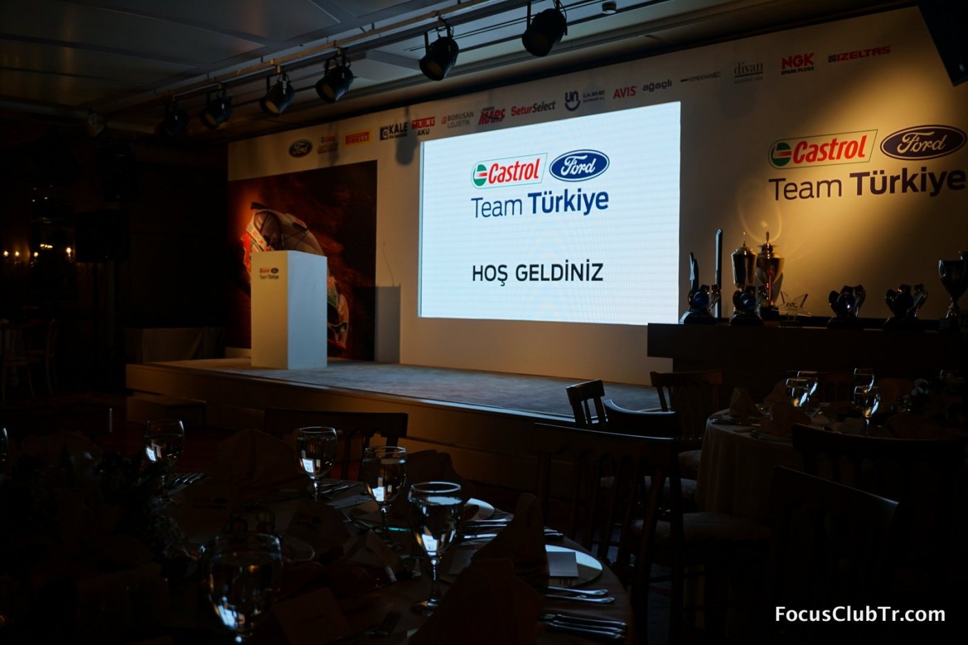 Castrol Ford Team  1.JPG