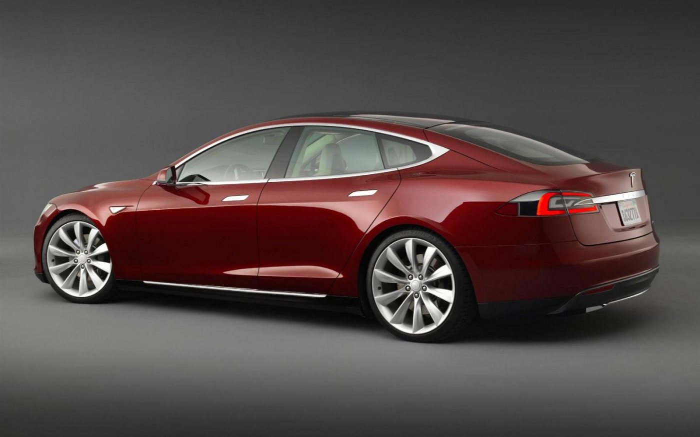 2013-Tesla-Model-S.jpg