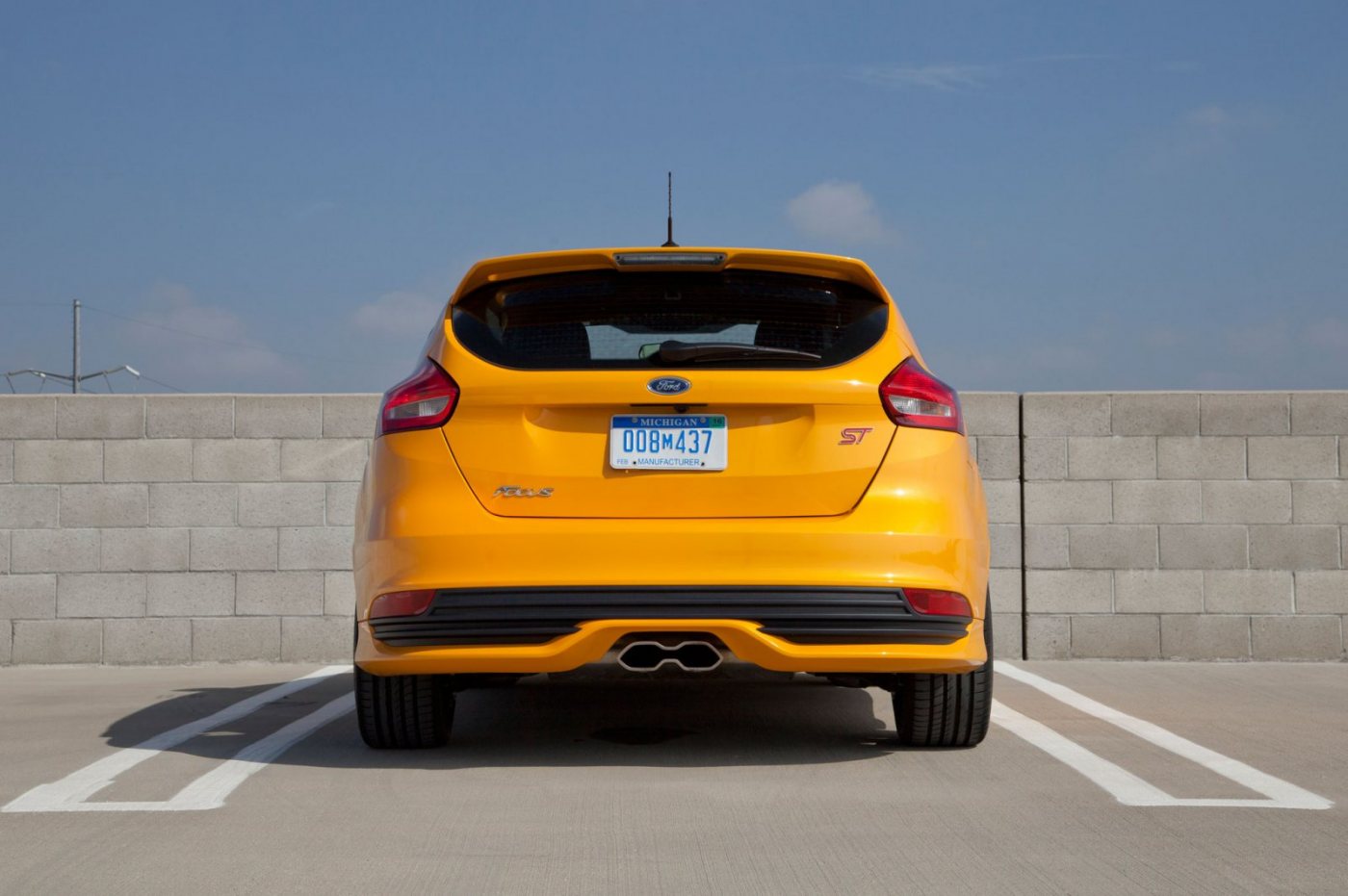 2015-Ford-Focus-ST-rear-end.jpg