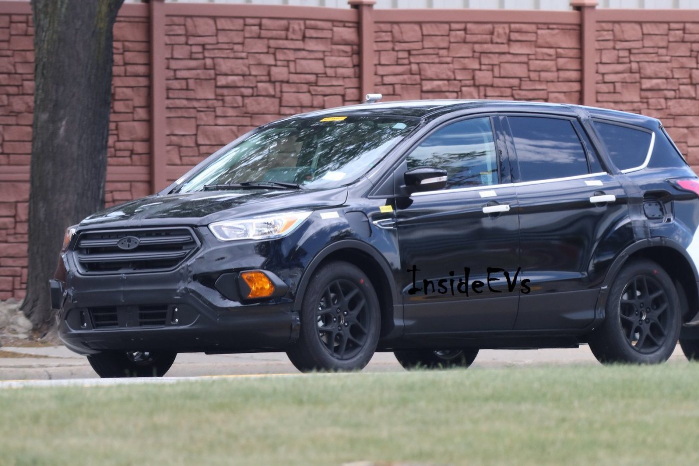 Ford-Escape-Energi-plug-in-hybrid-spyshots-2-automedia.jpg