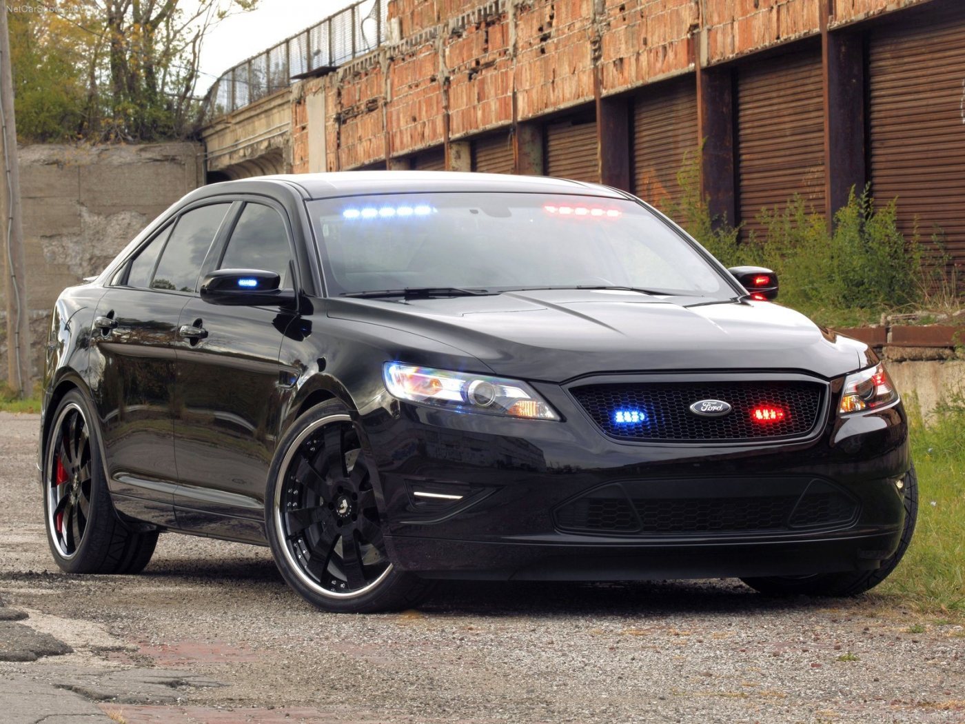 Ford-Taurus_Police_Interc_mp8_pic_76584.jpg