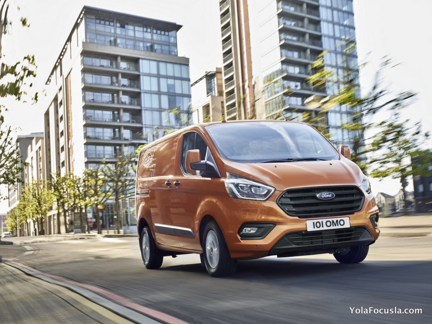 2018_Ford_Transit_Custom_2.jpg