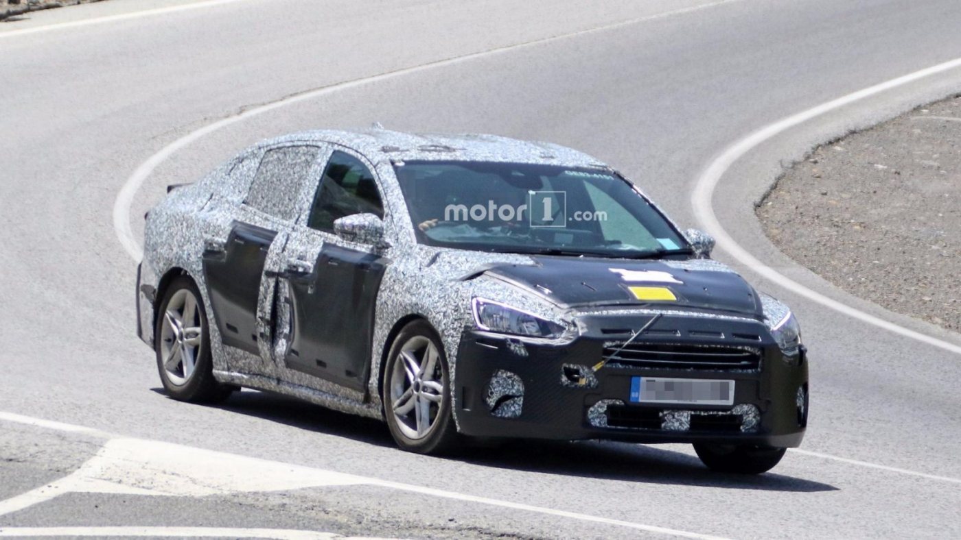 2019-ford-focus-sedan-spy-photo_2.jpg