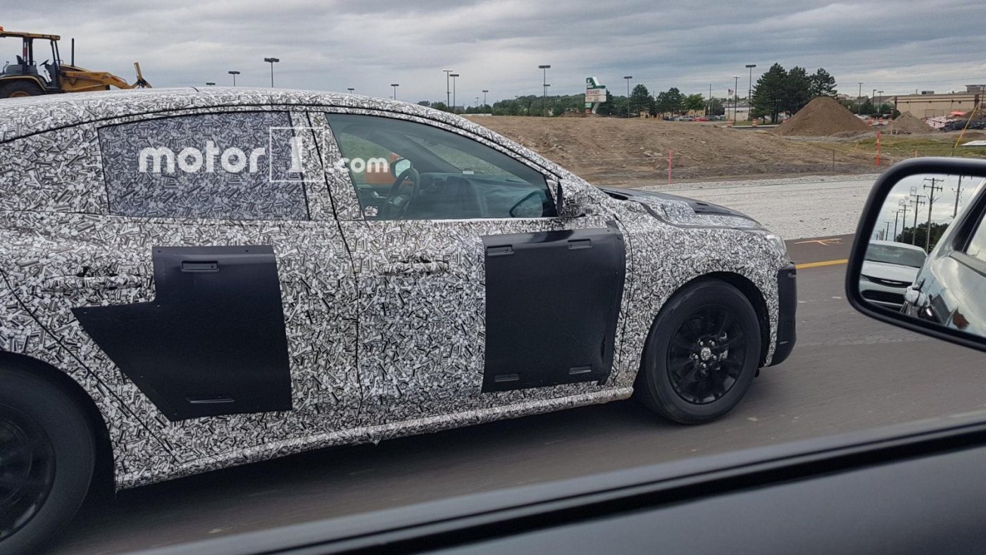 2019-ford-focus-five-door-spy-shots-4.jpg