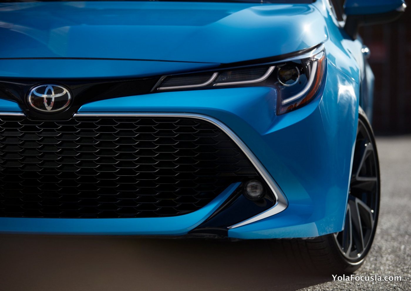 2019_Toyota_Corolla_Hatchback_8.jpg