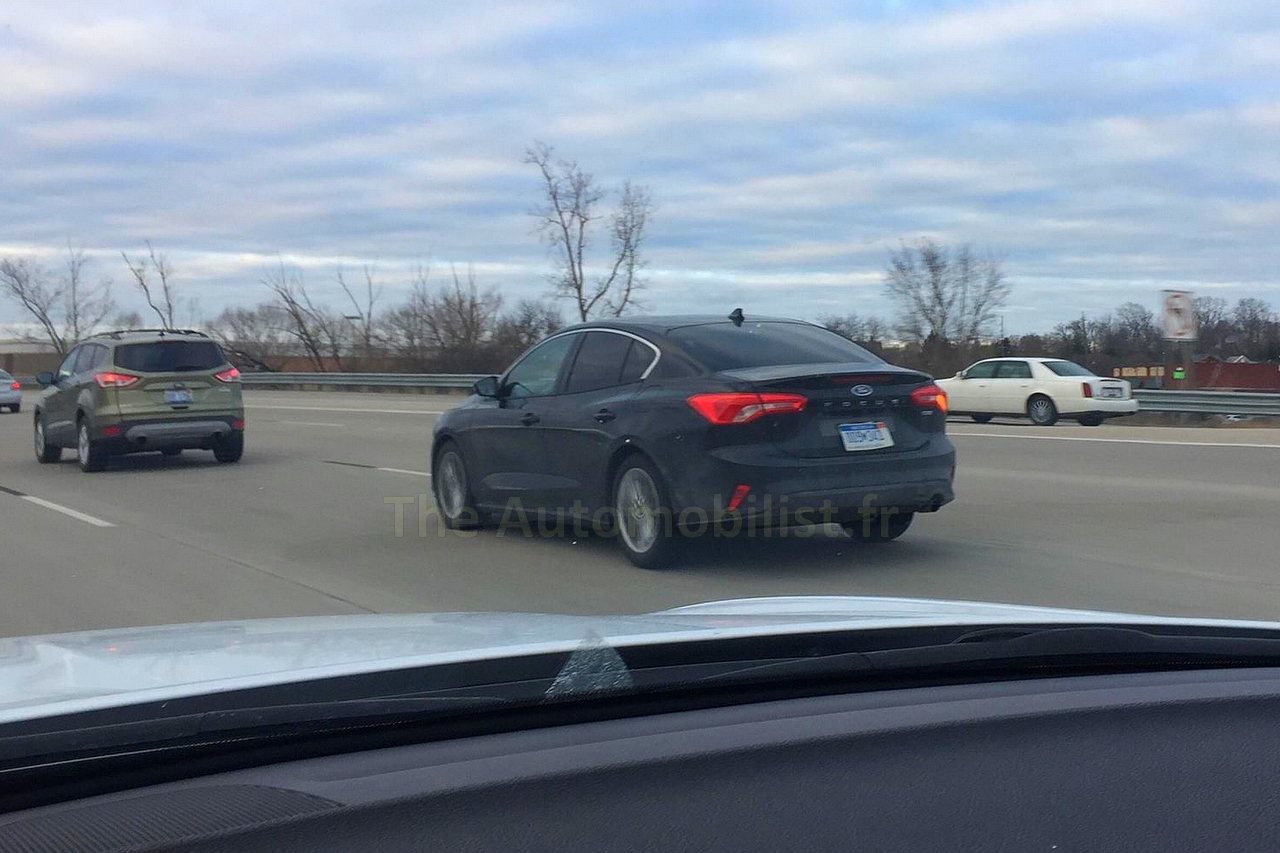 Ford-Focus-Sedan-2019-spyshot-par-B.Rakoto-pour-The-Automobilist.fr_.4.jpg