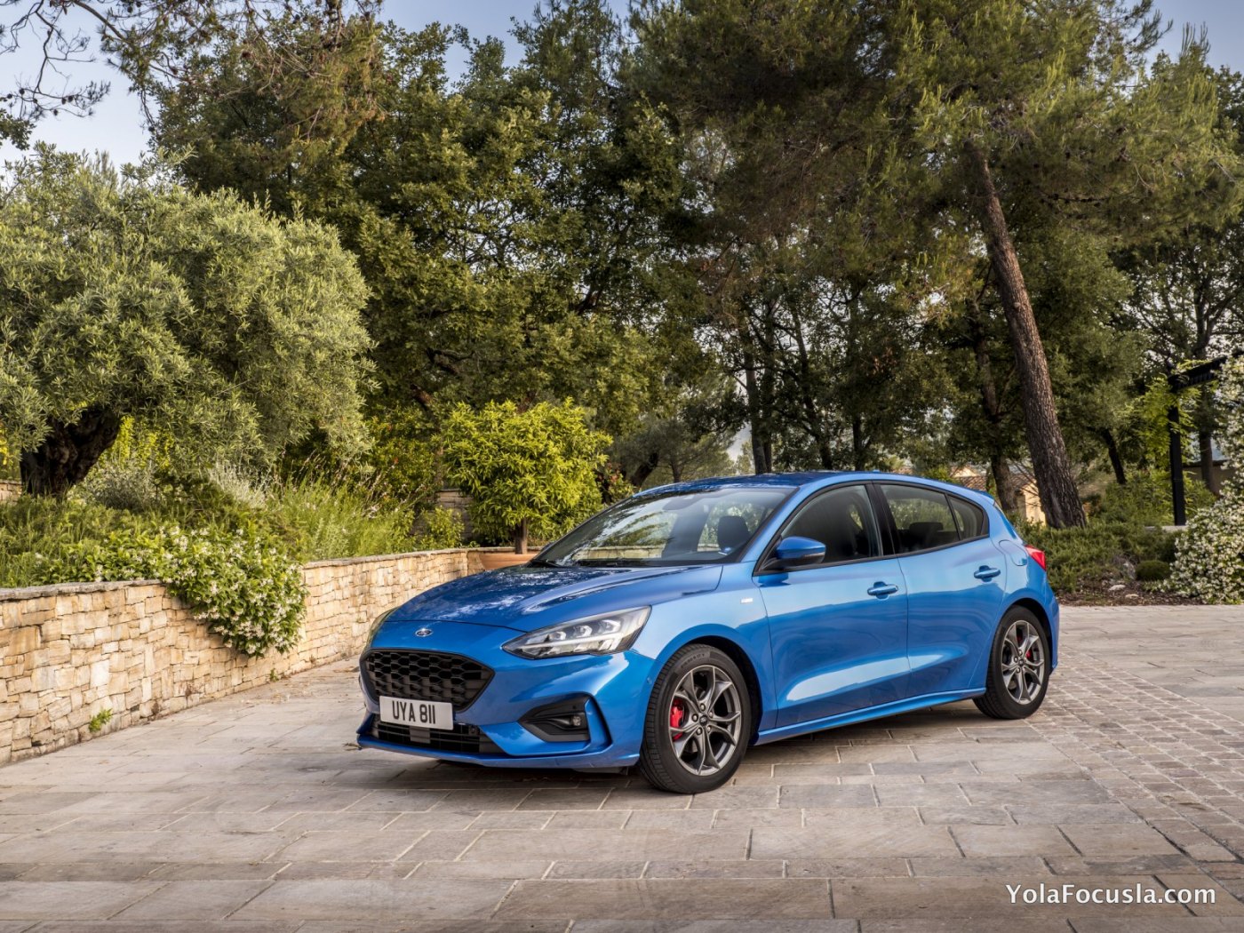 2018_FORD_FOCUS_ST-LINE_6.jpg