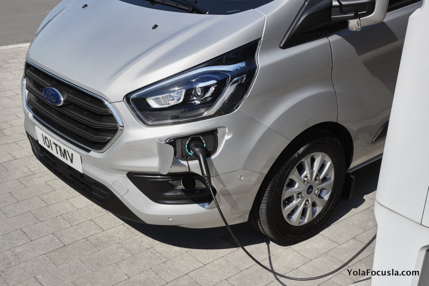 2018_FORD_TRANSIT_PHEV__08.jpg