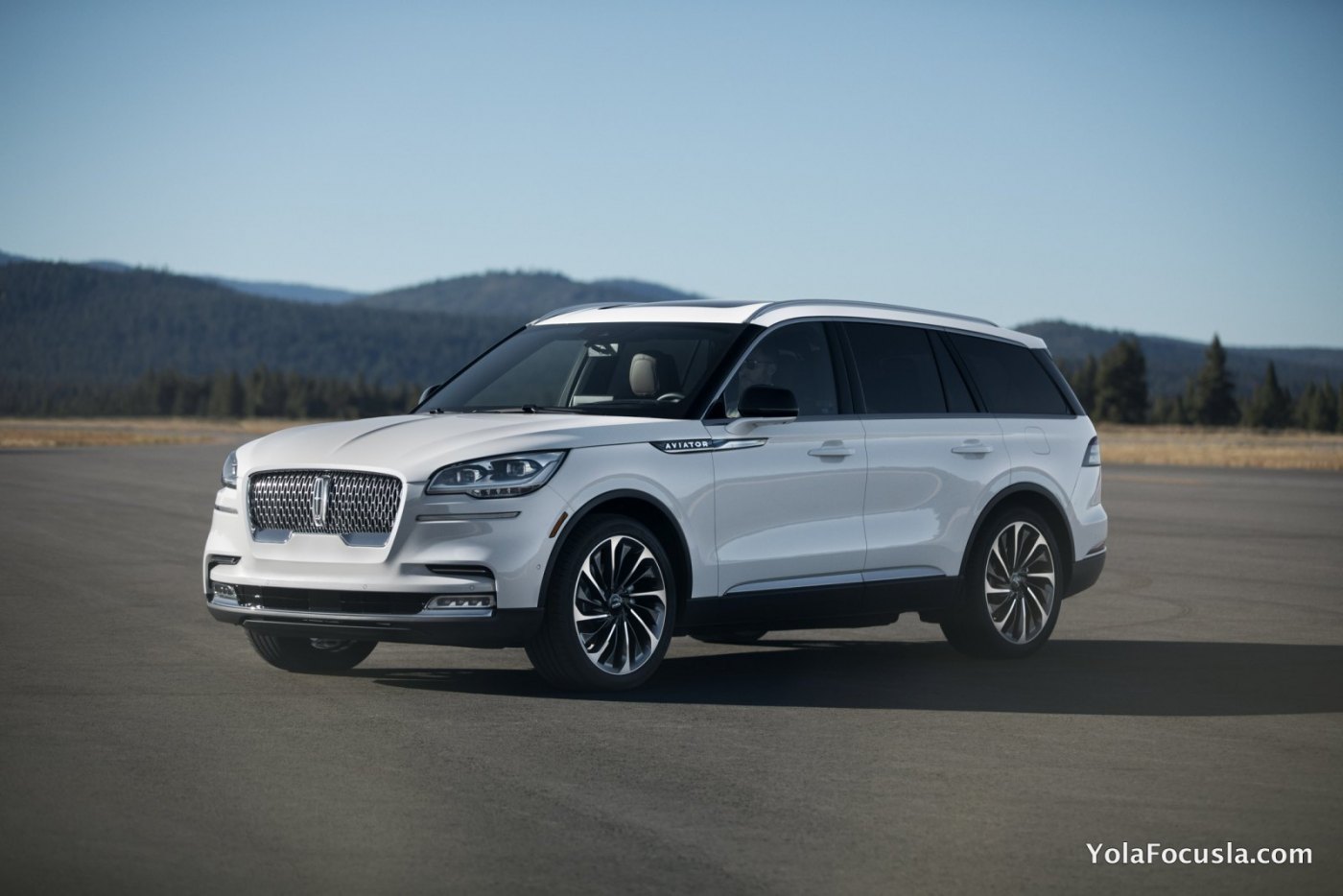 2019_Lincoln_Aviator_28.jpg