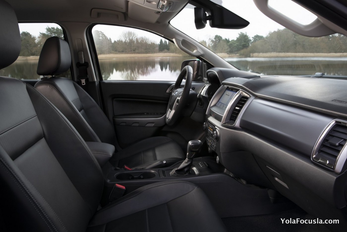 2019Ford_Ranger-Limited-Interior_10.jpg