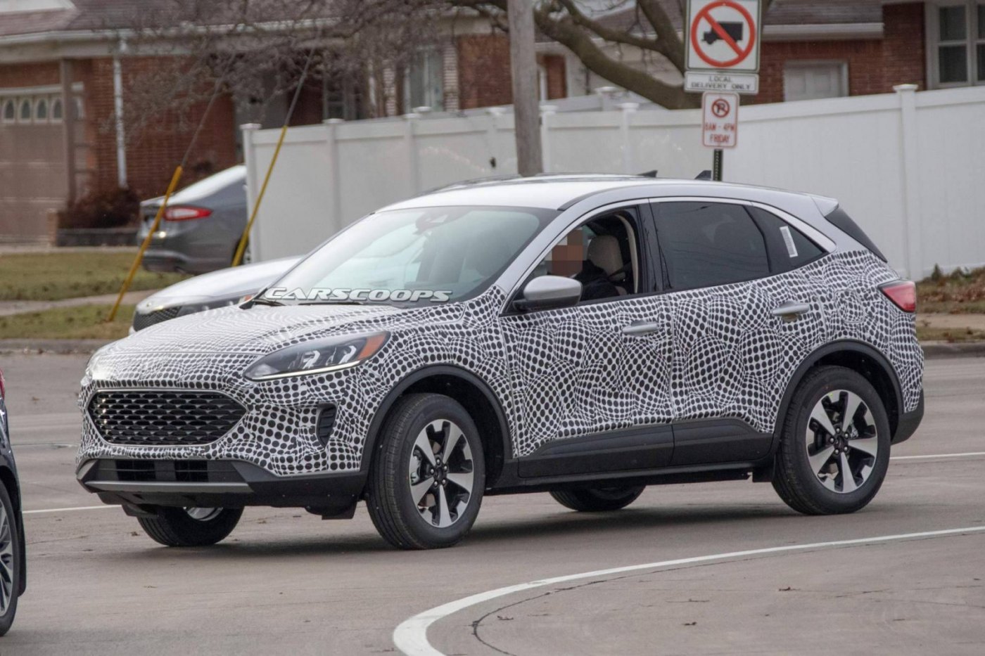 2019 Ford Escape:Kuga_2.jpg