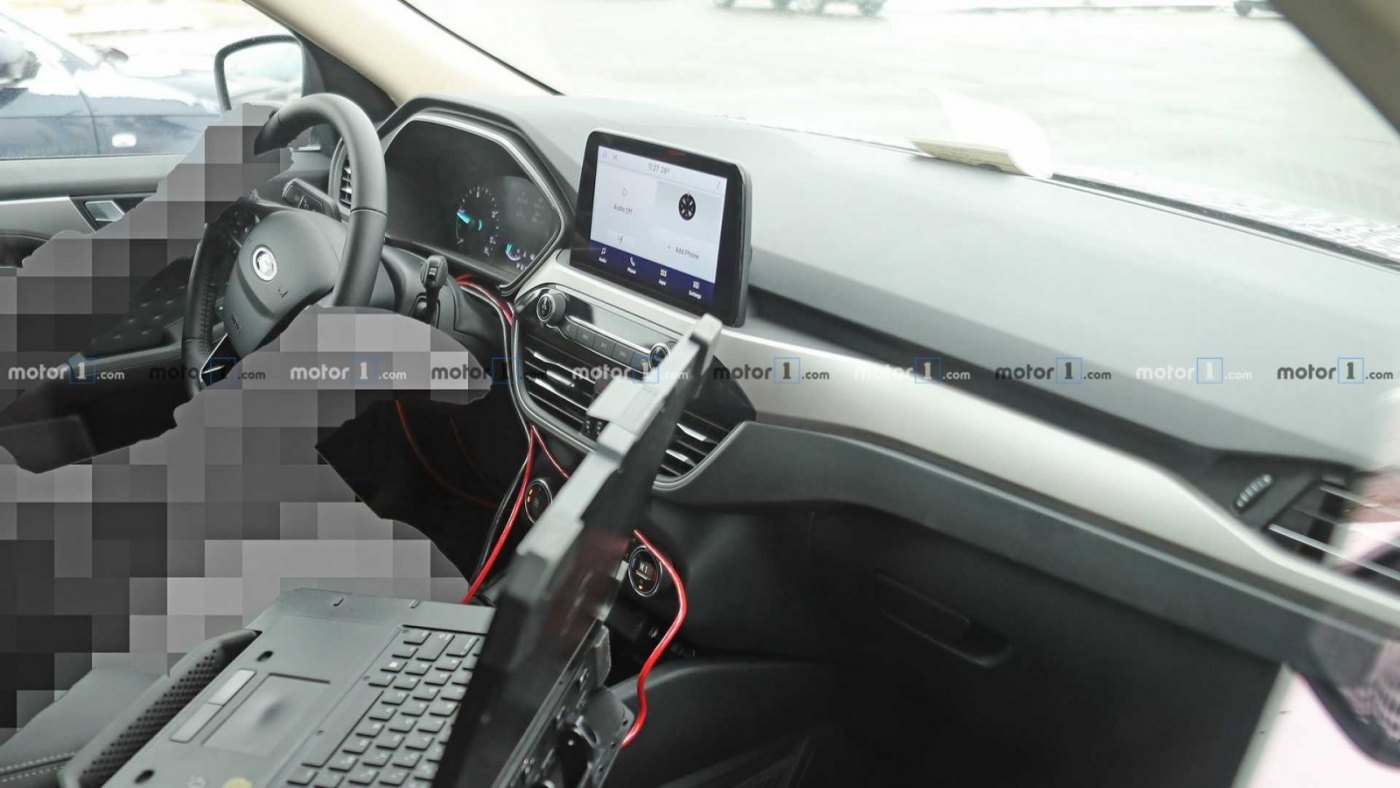 2020-ford-escape-interior-spy-photo.jpg